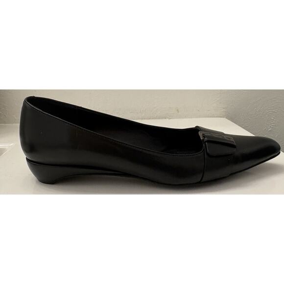 Banana Republic Women’s Black Leather Pointed Toe Flats Buckle Detail Size 7.5 - Picture 12 of 13